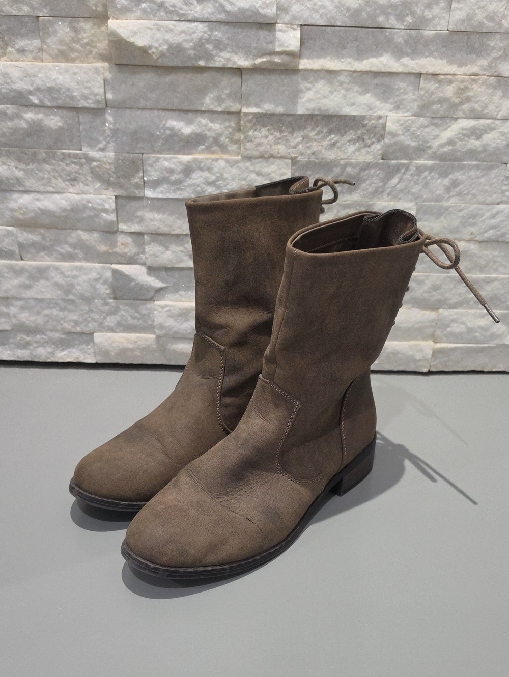 Women’s Lace-Up Mid-Calf Boots in Taupe